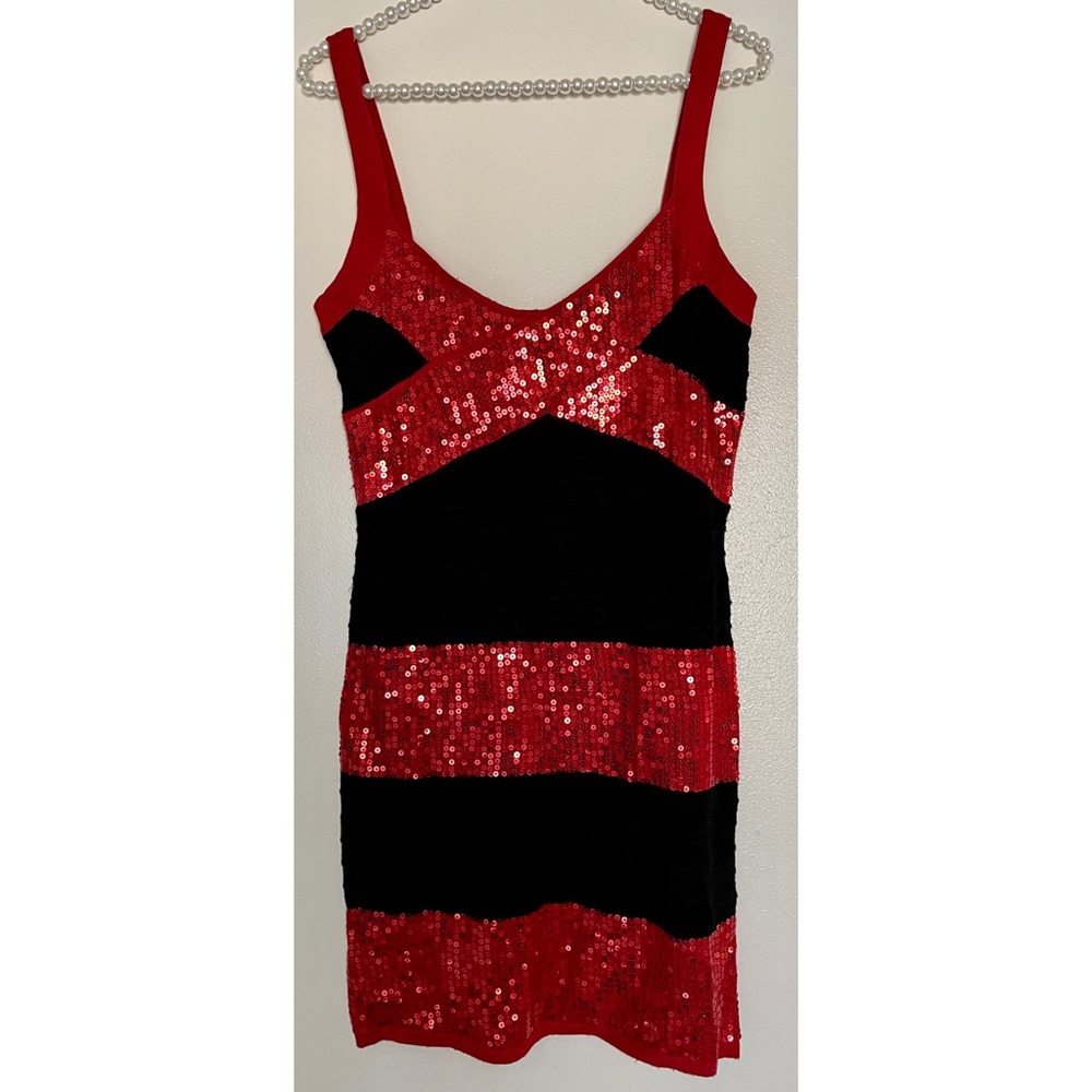 2B BEBE Red Black Embellished Color-block Body-con Dress L